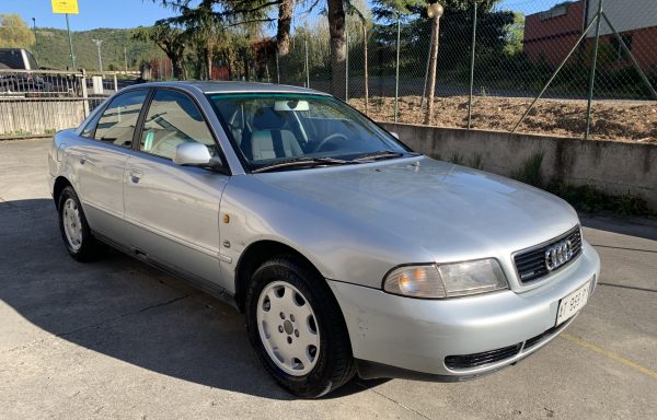 AUDI A 4    QUATTRO  1.800 CC. 125 CV.